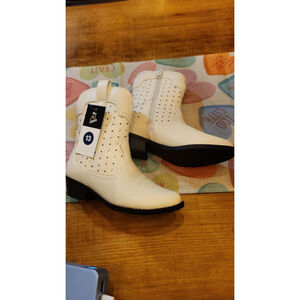Art Class Size 13 White Studded Cowgirl Boots